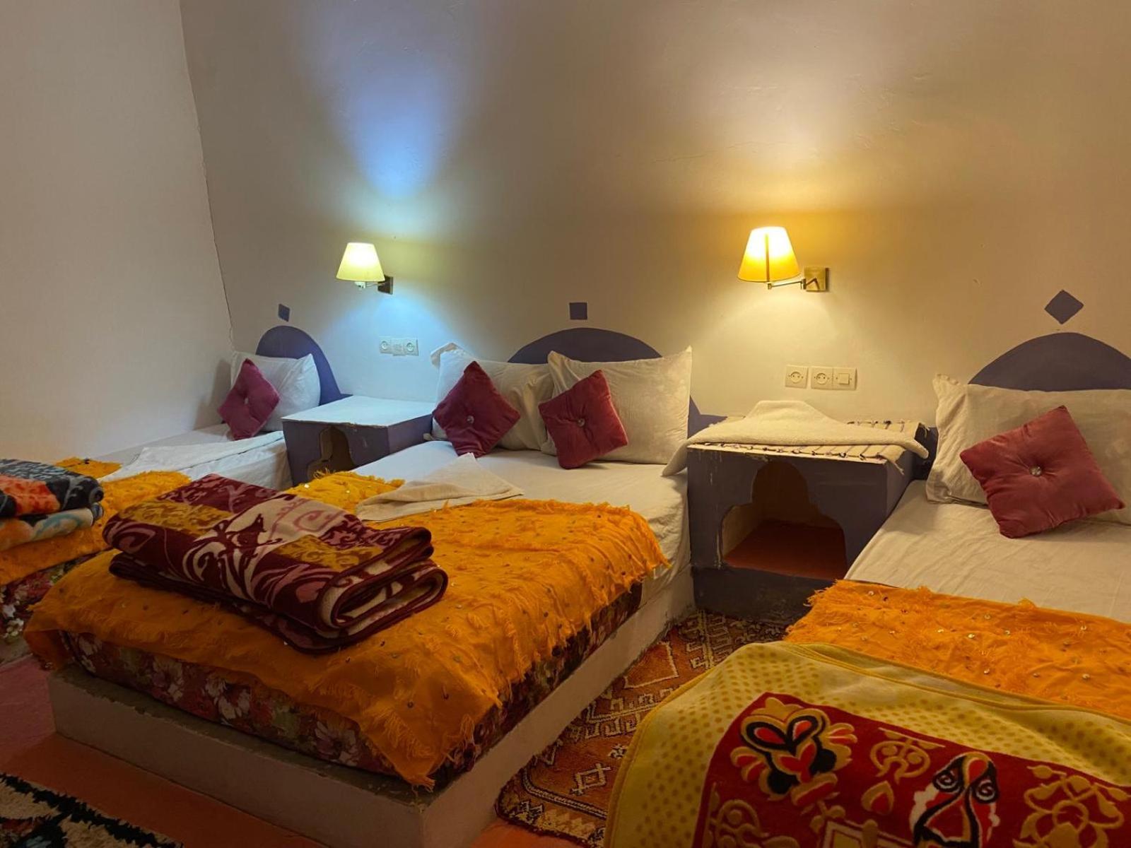 Hotel Familiale Les Grotte Ait Benhaddou Esterno foto