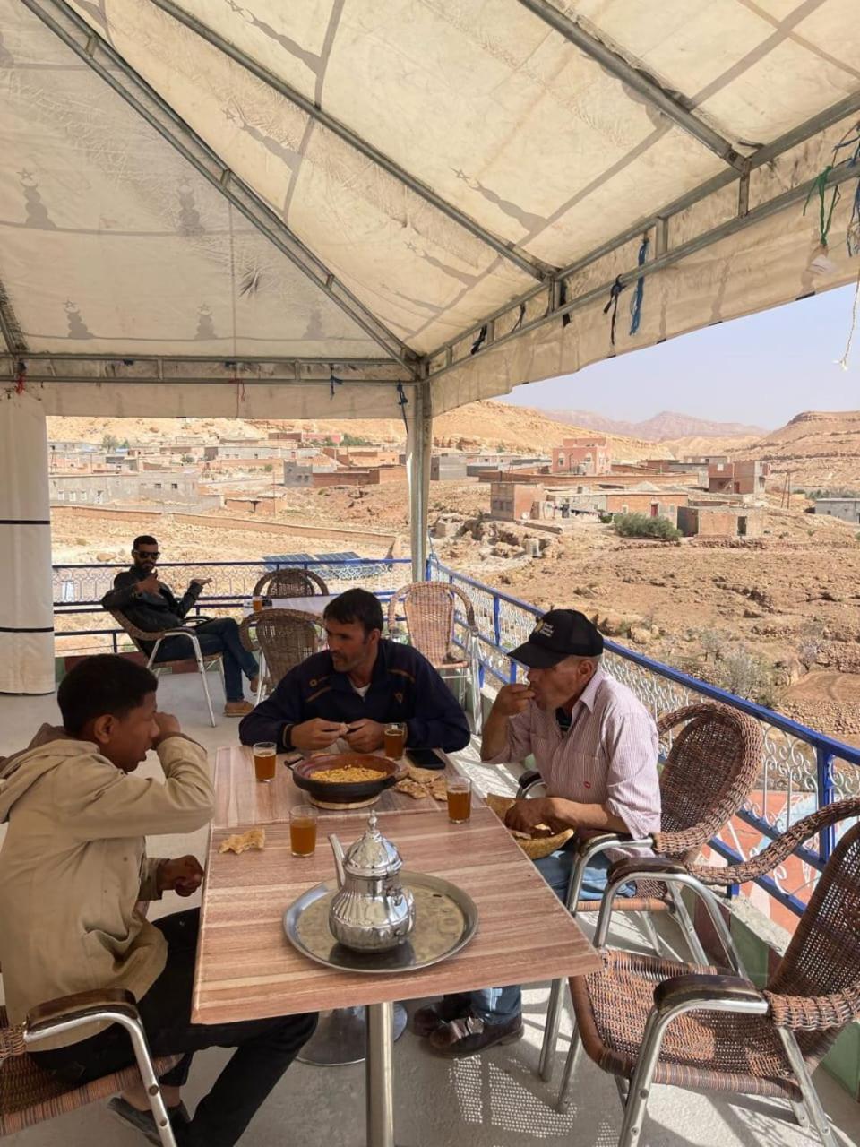 Hotel Familiale Les Grotte Ait Benhaddou Esterno foto