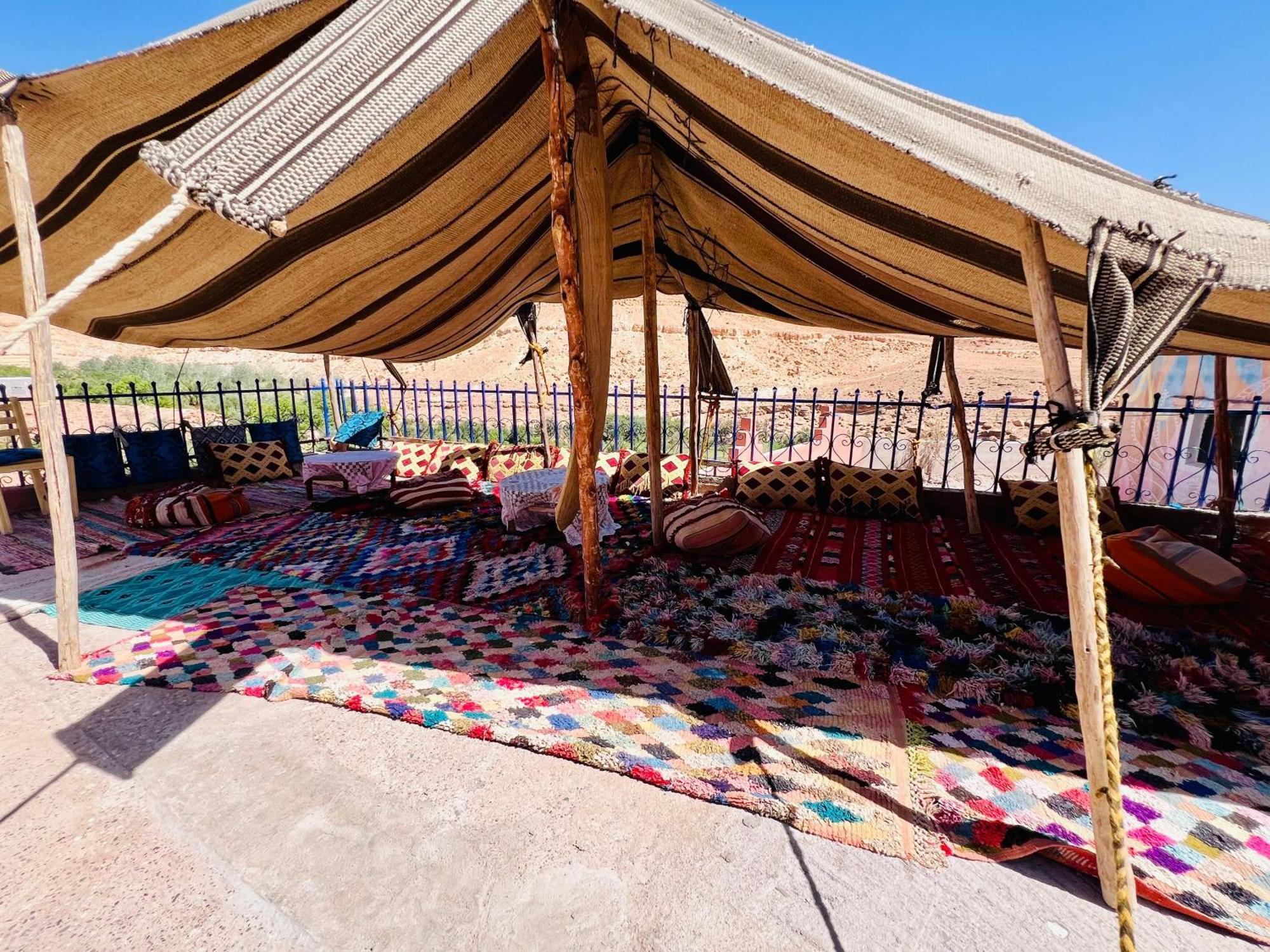 Hotel Familiale Les Grotte Ait Benhaddou Esterno foto