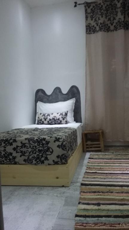 Hotel Familiale Les Grotte Ait Benhaddou Esterno foto