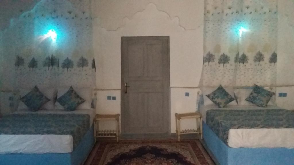 Hotel Familiale Les Grotte Ait Benhaddou Esterno foto